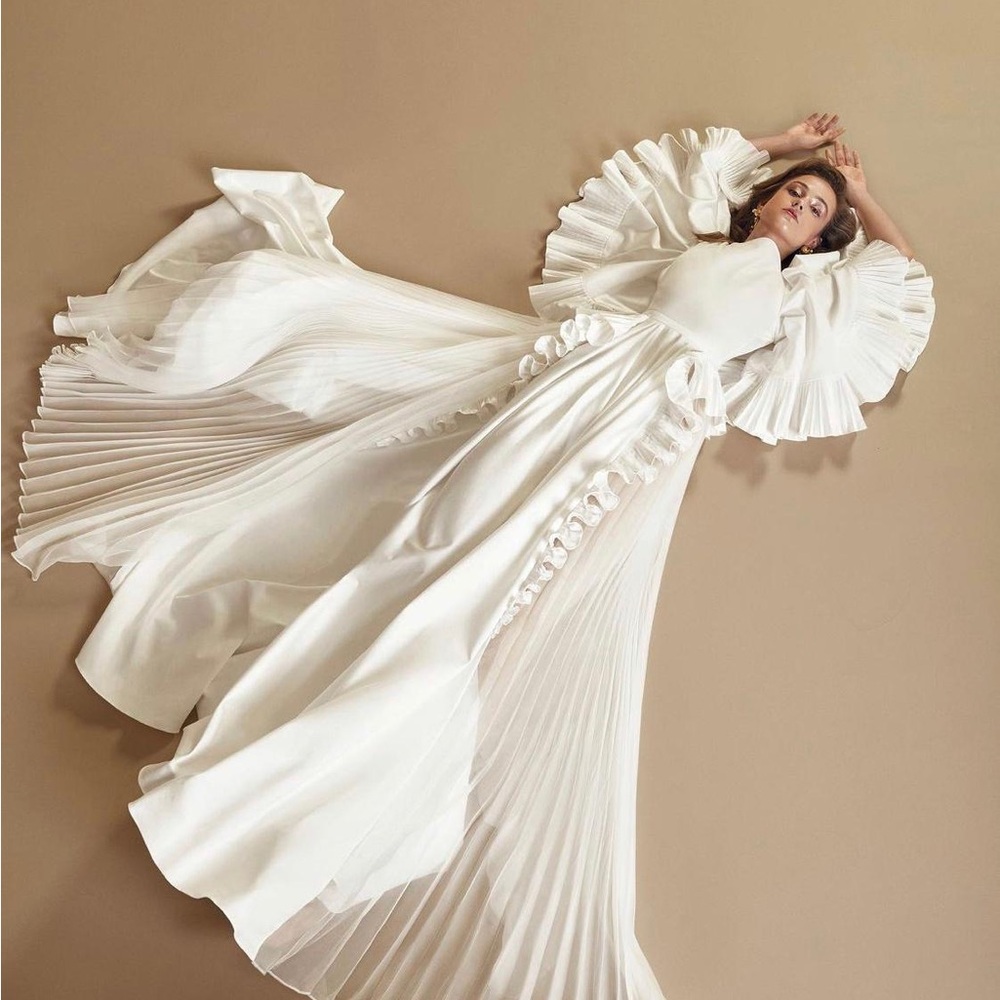 Elegant White Pleated Dress